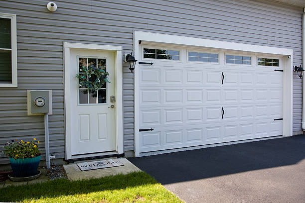 24/7 Emergency Garage Door Panel Replacement experts in Adwolf, VA